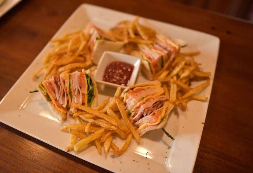 هتل Boutique La Cascada