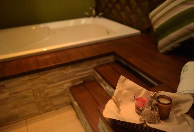 هتل Boutique La Cascada