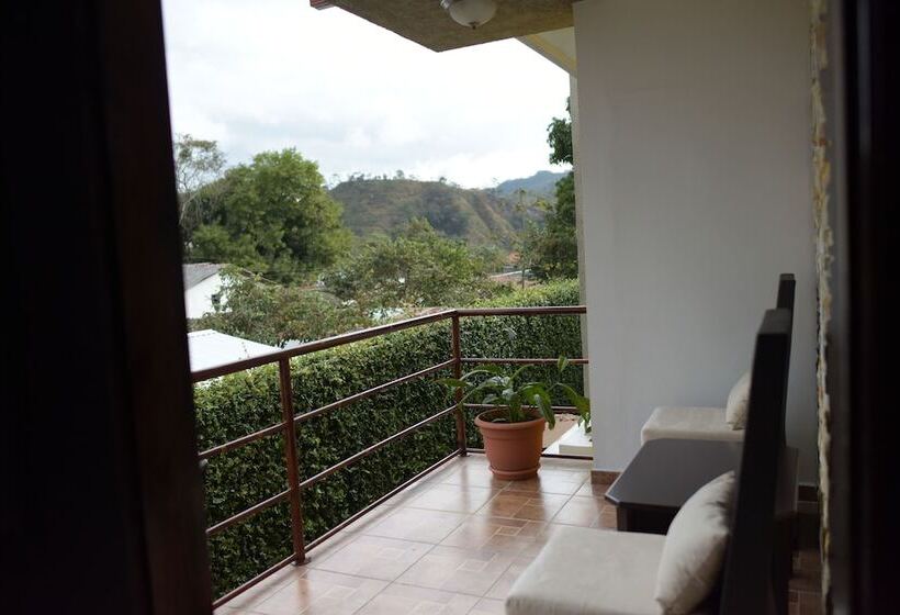 هتل Boutique La Cascada