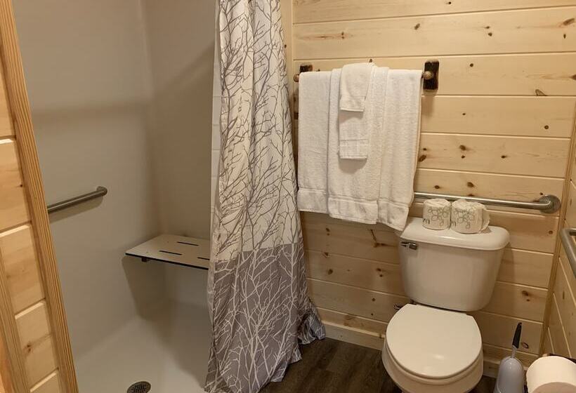 Отель Cricket Hill Lodge & Cabins