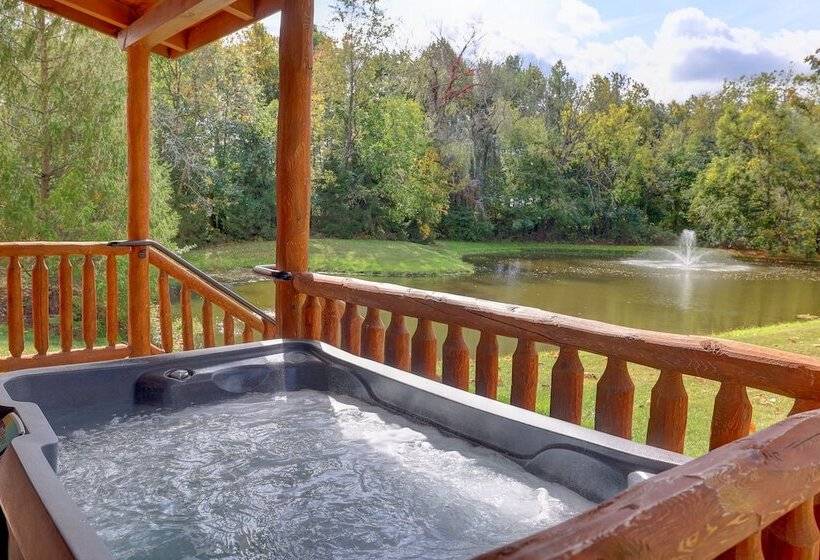 Отель Cricket Hill Lodge & Cabins