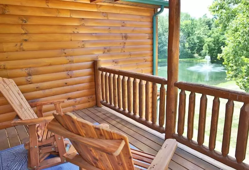 Hotelli Cricket Hill Lodge & Cabins