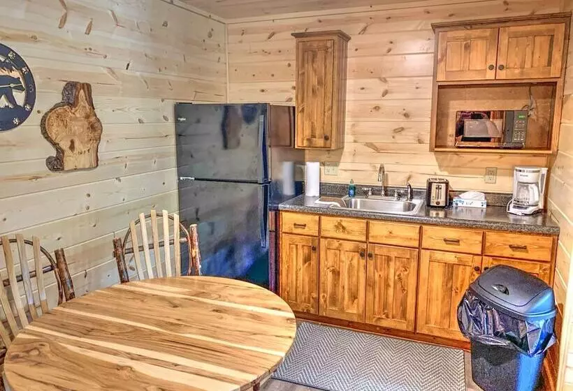 Hotelli Cricket Hill Lodge & Cabins