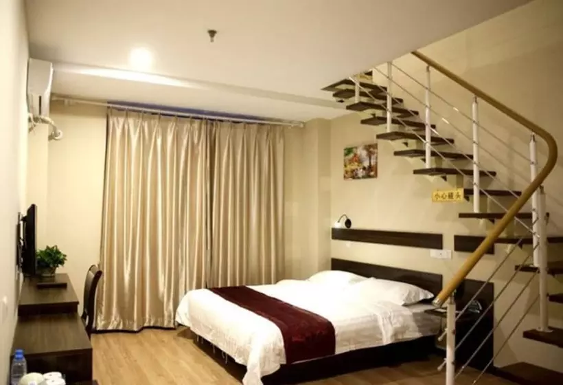 Hotelli Greentree Inn Dalian Ganjingzi District Airport New District Lazishan Express