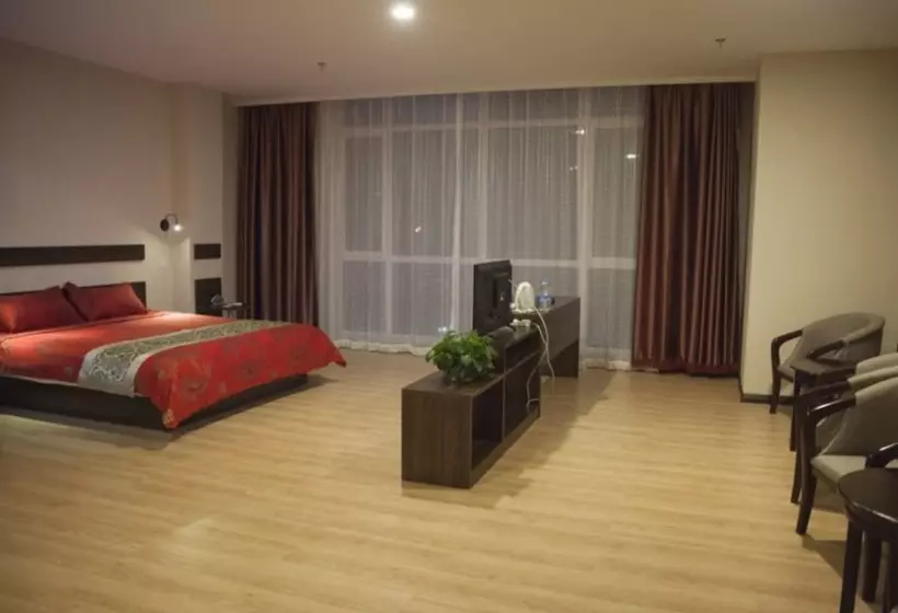 Hotelli Greentree Inn Dalian Ganjingzi District Airport New District Lazishan Express