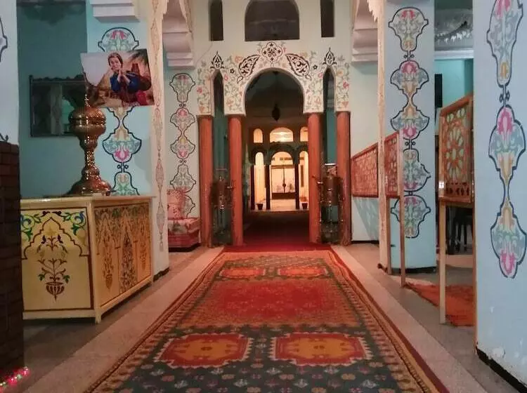 Hotelli Hôtel Maghni