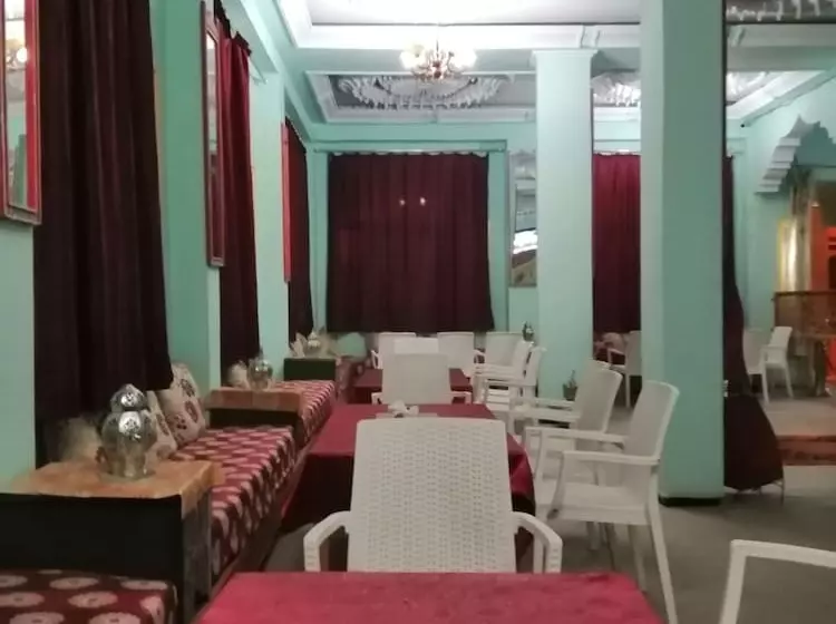 Hotelli Hôtel Maghni