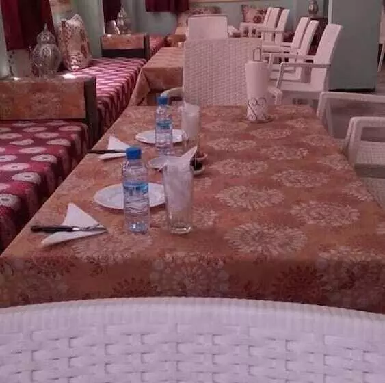 Hotelli Hôtel Maghni