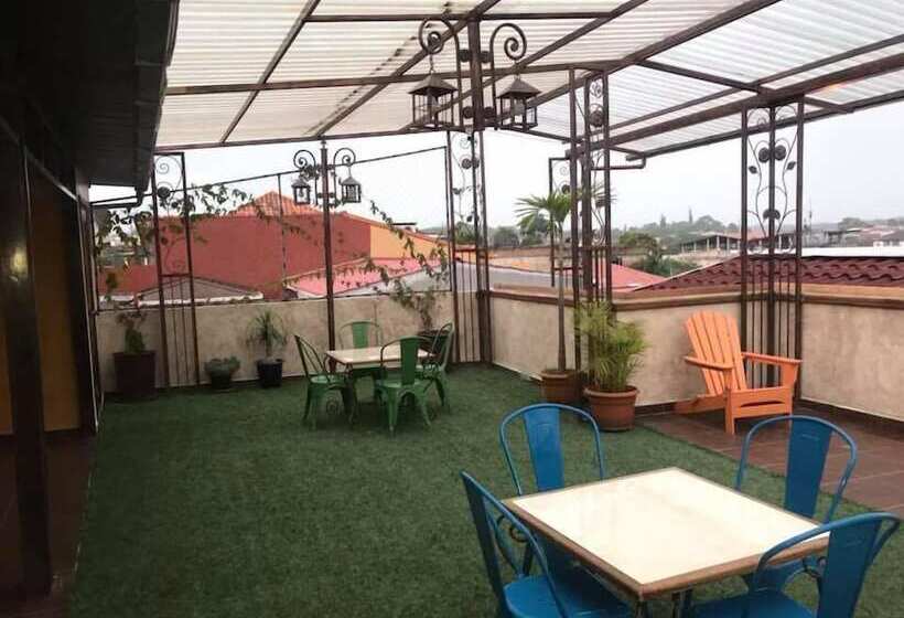 هتل Karolina Boutique