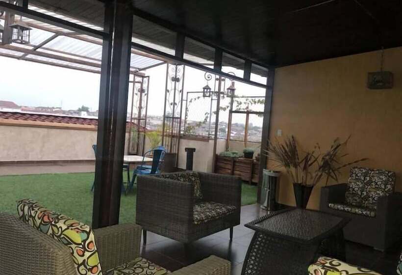 هتل Karolina Boutique