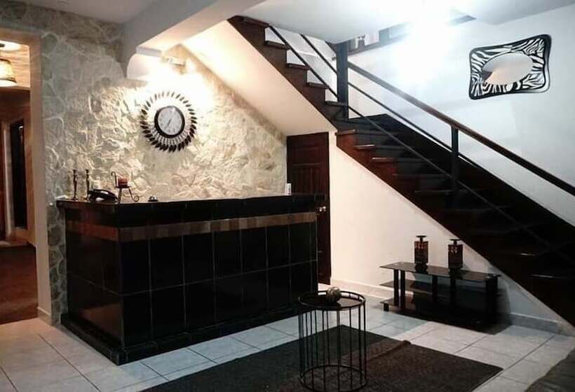 هتل Karolina Boutique