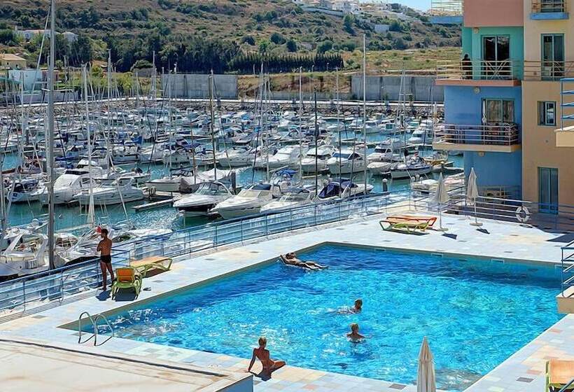 هتل Marina Sand Residence Apartment