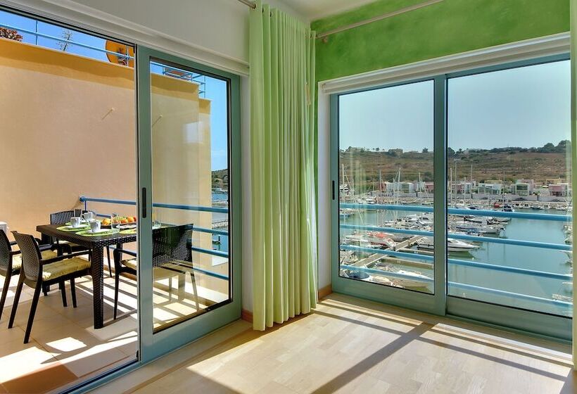 هتل Marina Sand Residence Apartment