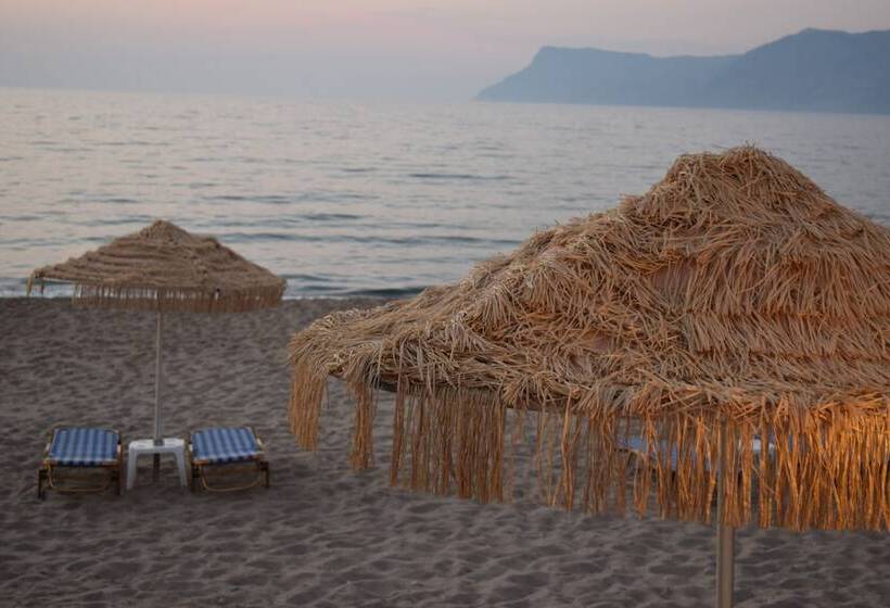 ホテル Mesogios Beach