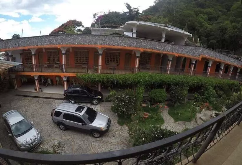 هتل Posada De Don Jose