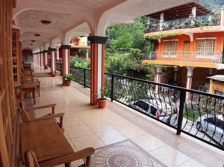 هتل Posada De Don Jose