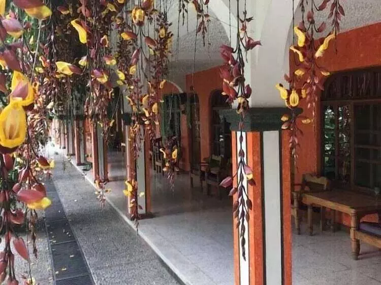 هتل Posada De Don Jose