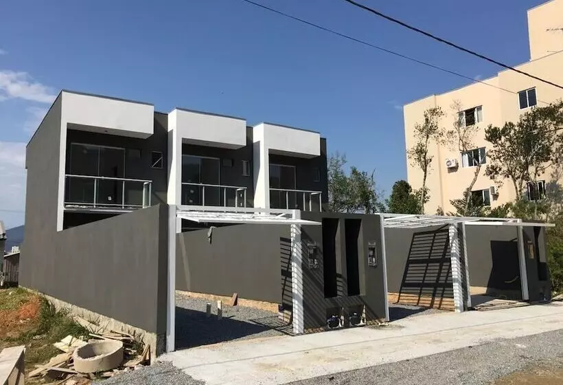 ホテル Residencial Agatha   10 Pessoas