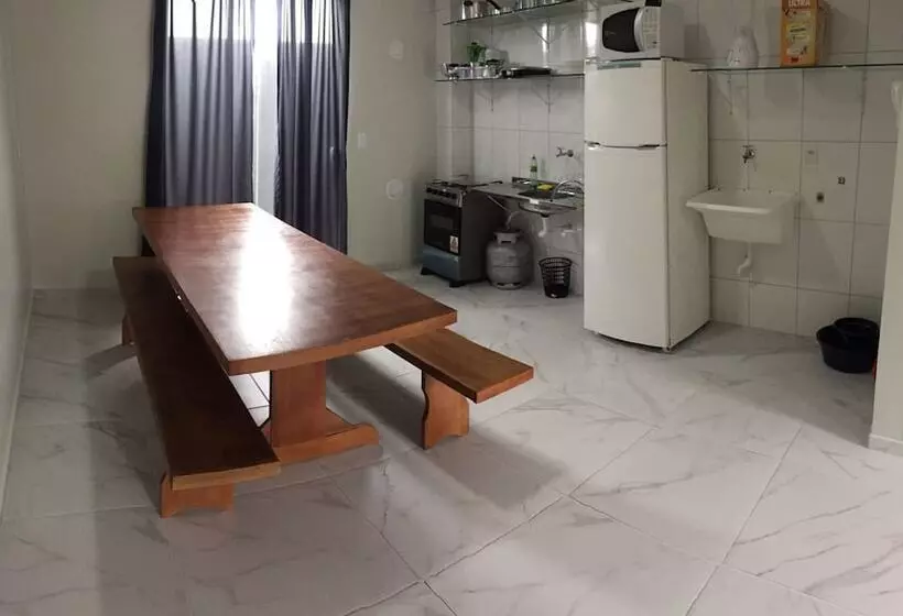 ホテル Residencial Agatha   10 Pessoas