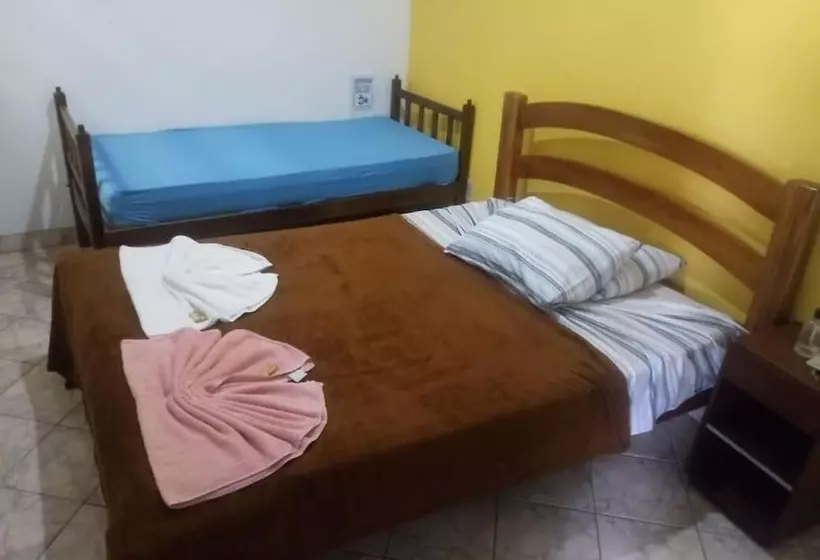 ホテル Roncador Suítes