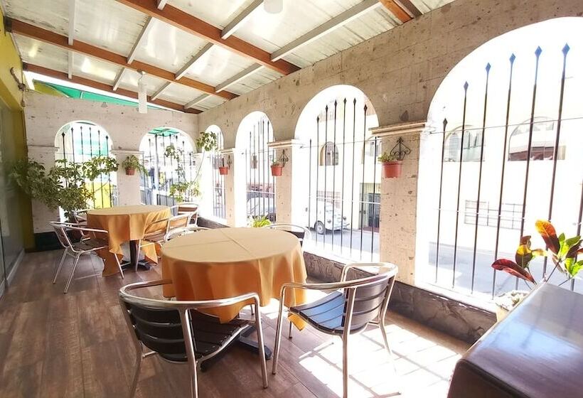 ホテル San Felipe Suites