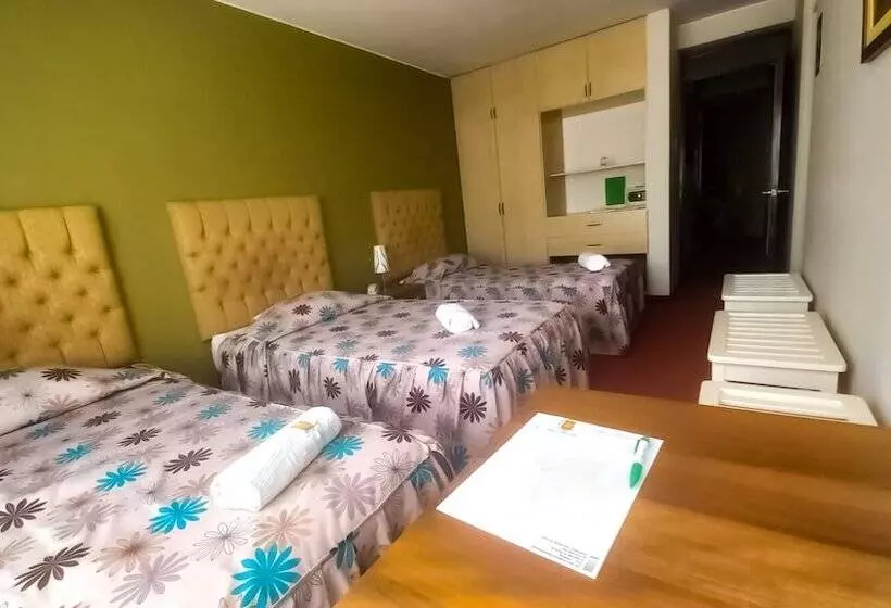 Hotelli San Felipe Suites