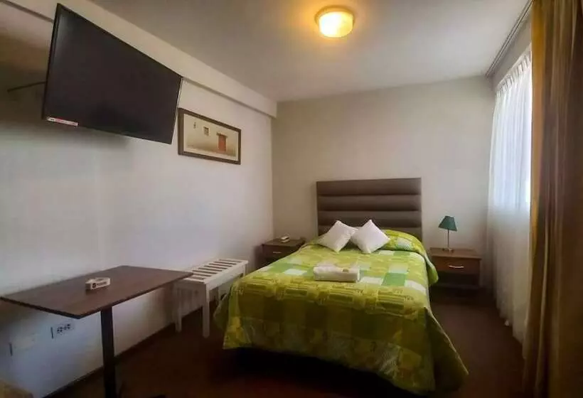 Hotelli San Felipe Suites