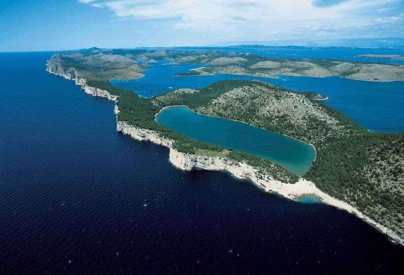 Fm Mobile Oaza Mira, Drage