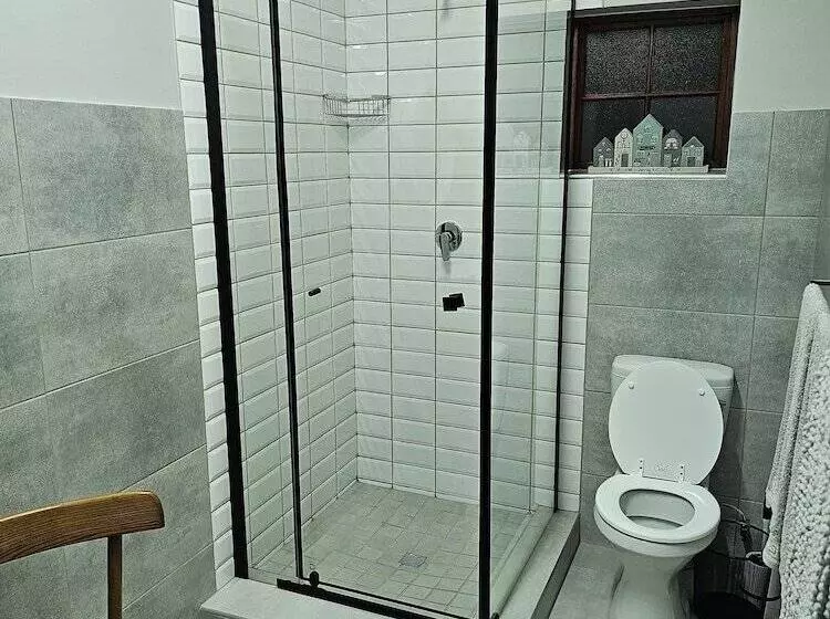 Majatalo 2 Owls Guesthouse