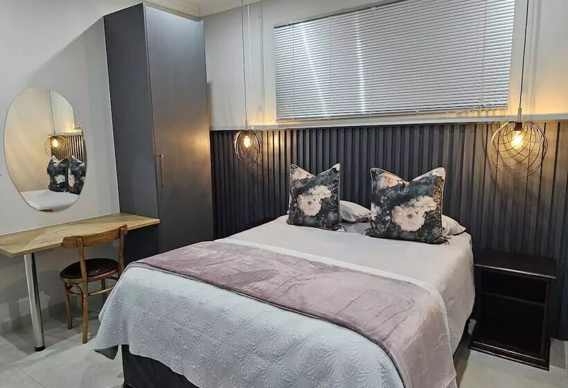 Majatalo 2 Owls Guesthouse