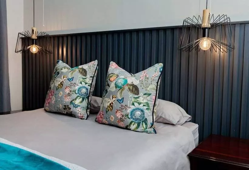 Majatalo 2 Owls Guesthouse