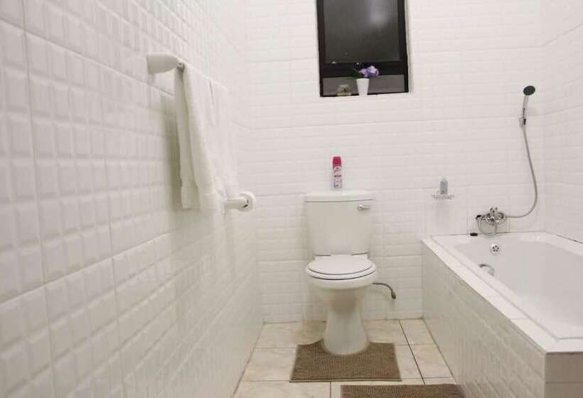 Pension (Hôtel basse catégorie) Leagajang Guest Lodge