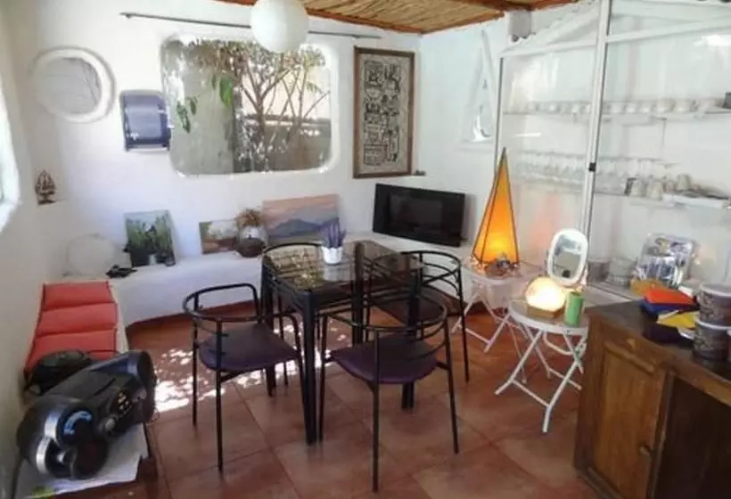 Aamiaismajoitus (B&B) Hostal Vida 2000