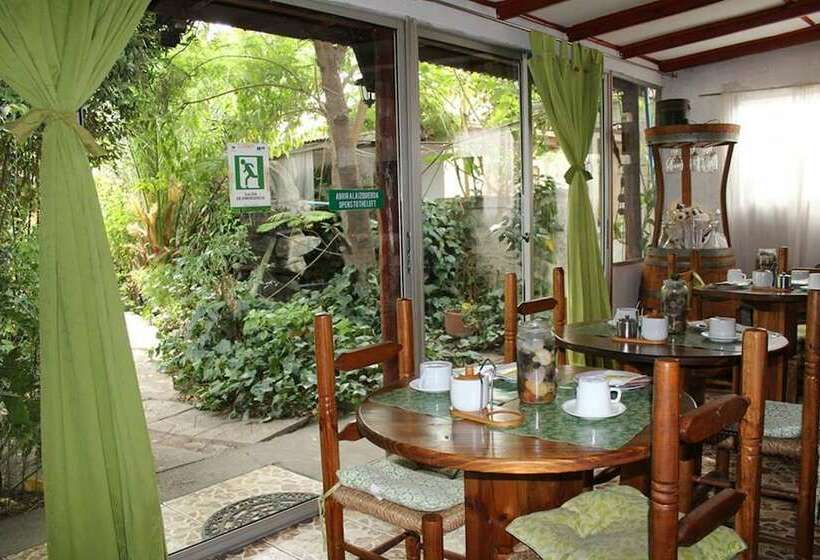 مبيت وإفطار Hostal Vida 2000