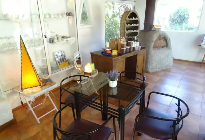 Aamiaismajoitus (B&B) Hostal Vida 2000