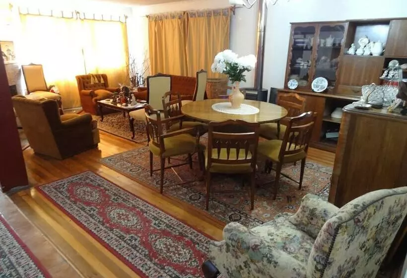 Aamiaismajoitus (B&B) Hostal Vida 2000