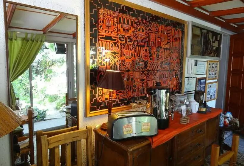 Aamiaismajoitus (B&B) Hostal Vida 2000