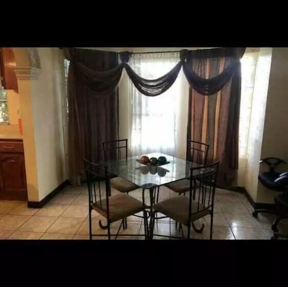 تختخواب و صبحانه Residencia Esmeralda
