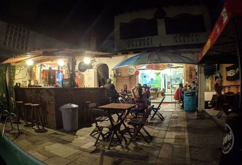 Curvão Surf House   Hostel
