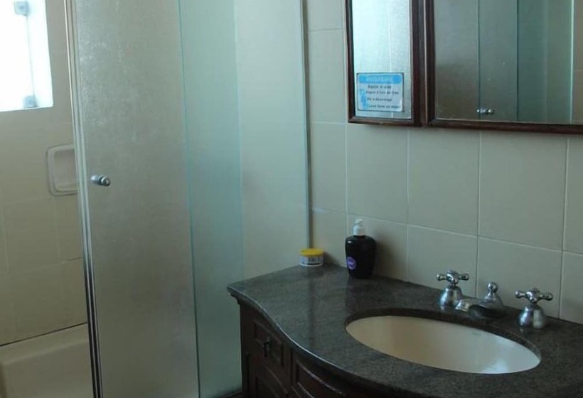 Curvão Surf House   Hostel