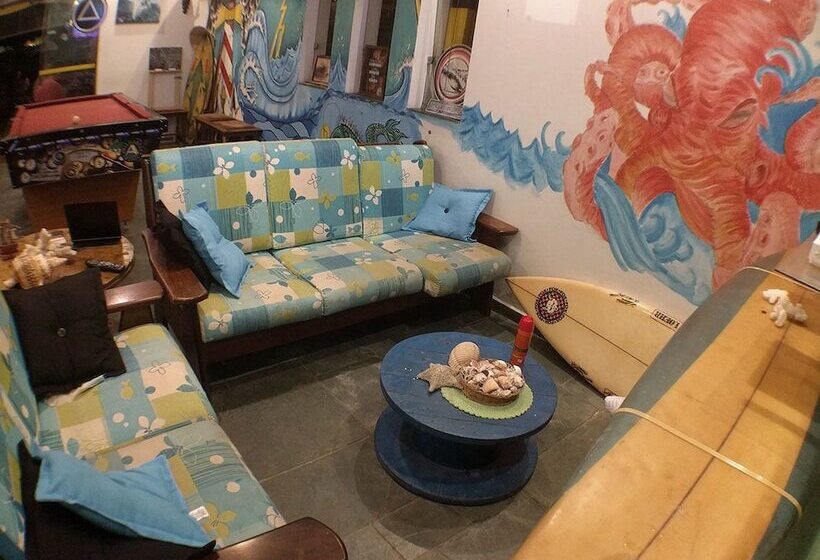 Curvão Surf House   Hostel