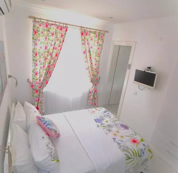 Denizkizi Butik Otel