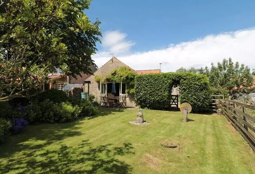 Henhouse Cottage
