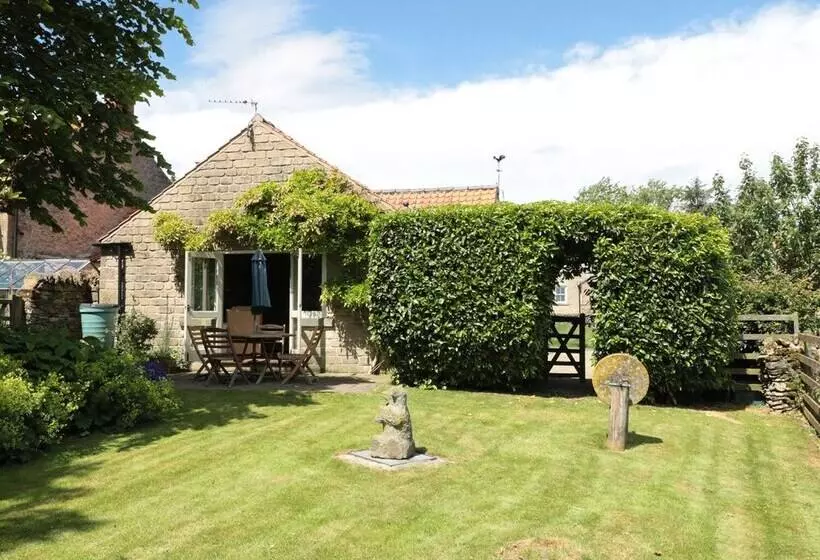 Henhouse Cottage