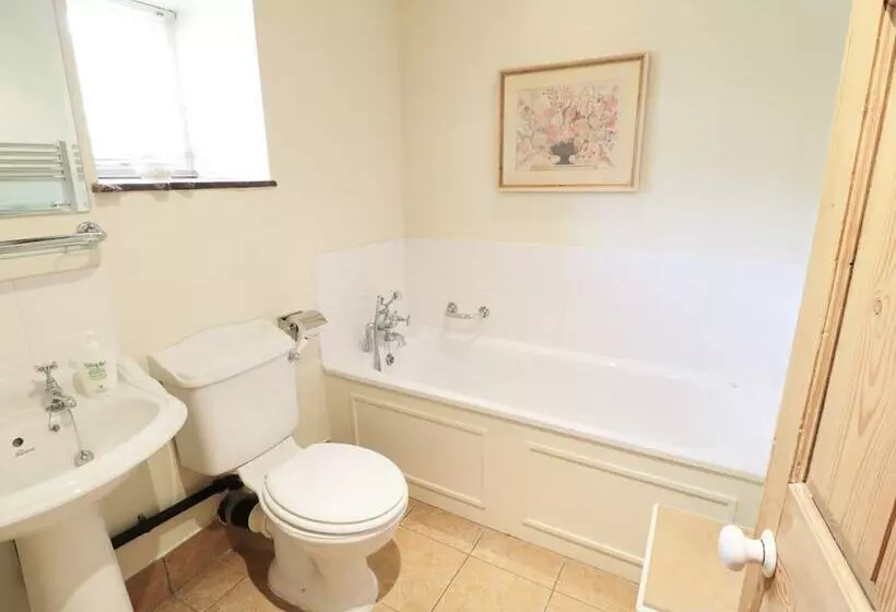 Henhouse Cottage