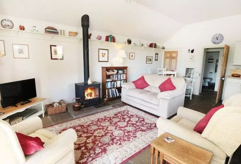 Henhouse Cottage