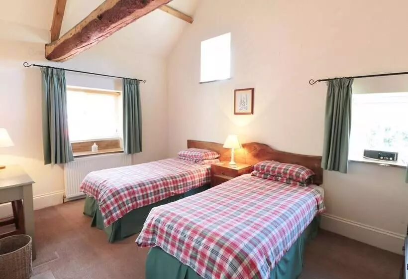 Henhouse Cottage