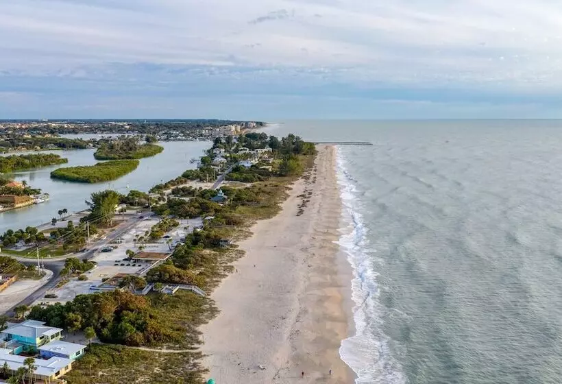 Hotelli Escape Resort & Marina