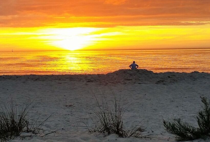 酒店 Escape Resort & Marina