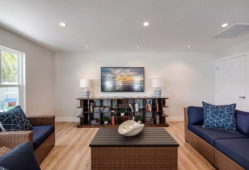 Hotelli Escape Resort & Marina